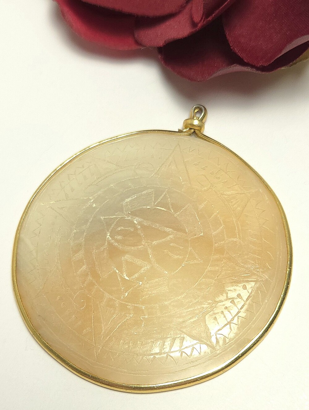 Vintage Aztec Mayan Calendar Carved Agate Stone Pendant Cream & White Stone